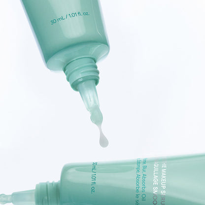 Application sérum base maquillage